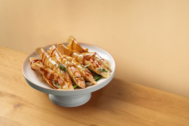 Firecracker Fried Salmon Roll (3) (百花三文鱼卷)